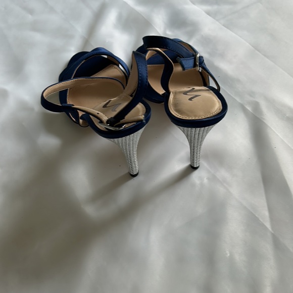 Shoe - Picture 2 of 2